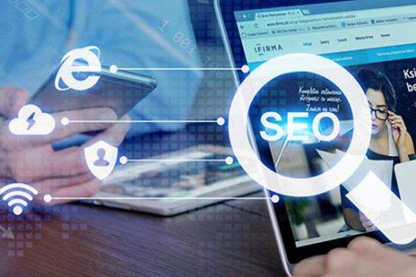 德媒：拜仁主席海纳腓骨骨折，无缘随队出征